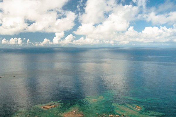 日本の島再発見_小笠原の海