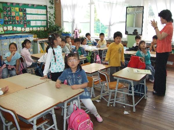 地球の島めぐり_韓国_鬱陵島_小学二年生の教室