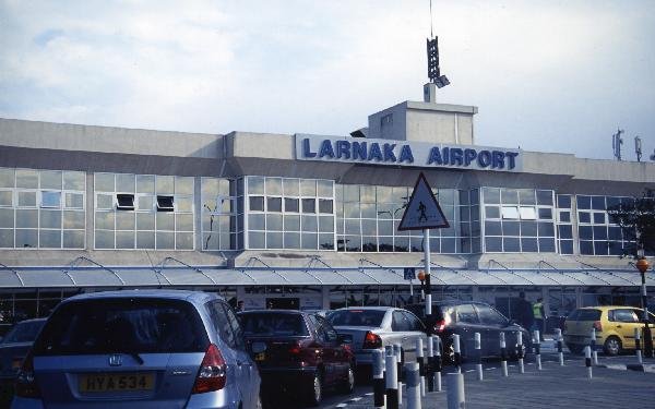 ラルナカ空港